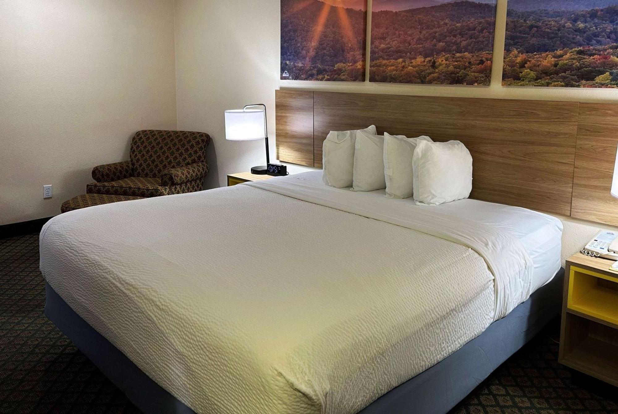 Days Inn & Suites By Wyndham Eunice Eksteriør bilde