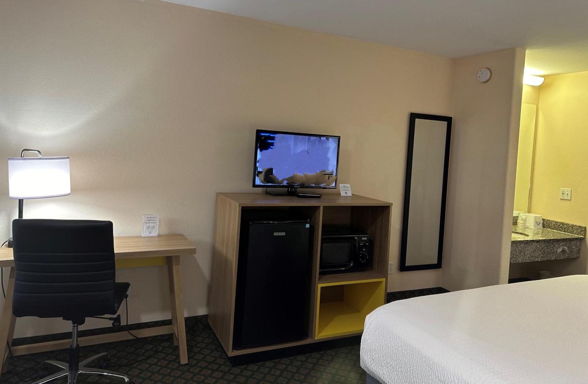 Days Inn & Suites By Wyndham Eunice Eksteriør bilde
